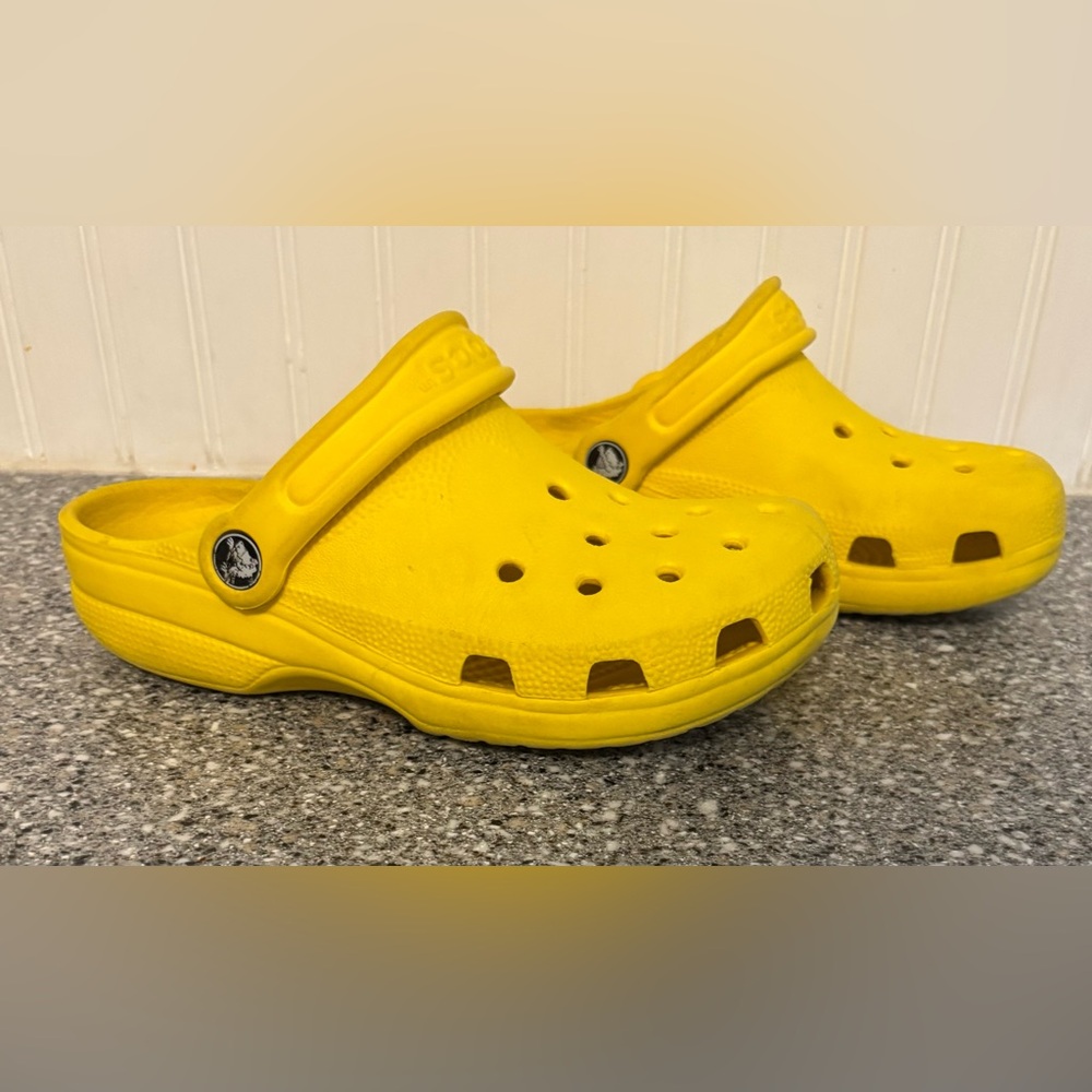 Crocs, Women’s Size XS(4-6)